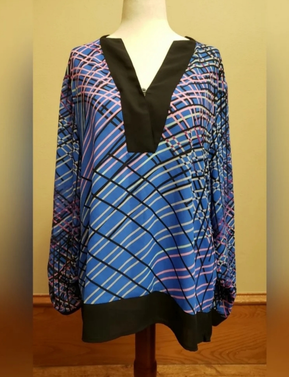 Dana Buchman Blue and Black Geometric V-Neck Tunic